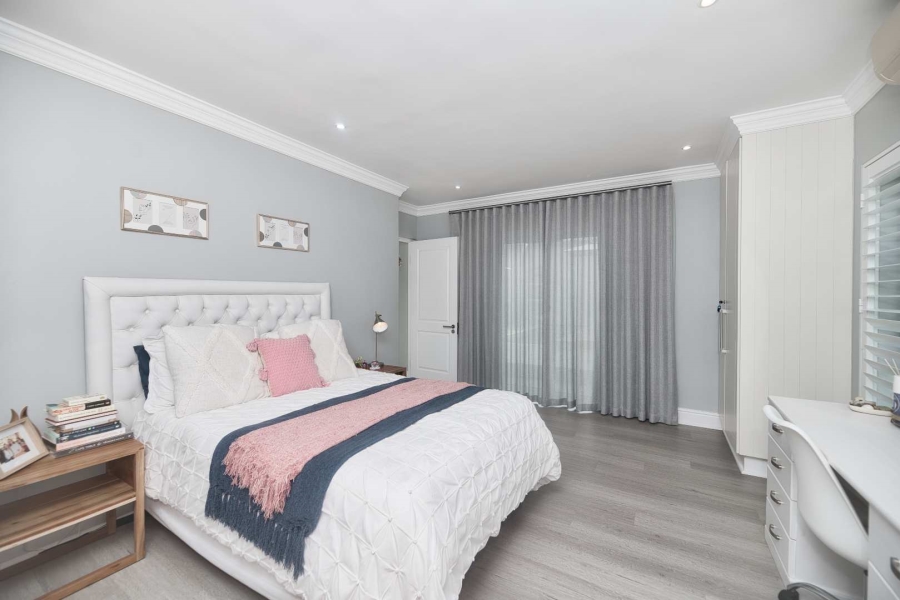 4 Bedroom Property for Sale in Hemel en Aarde Estate Western Cape